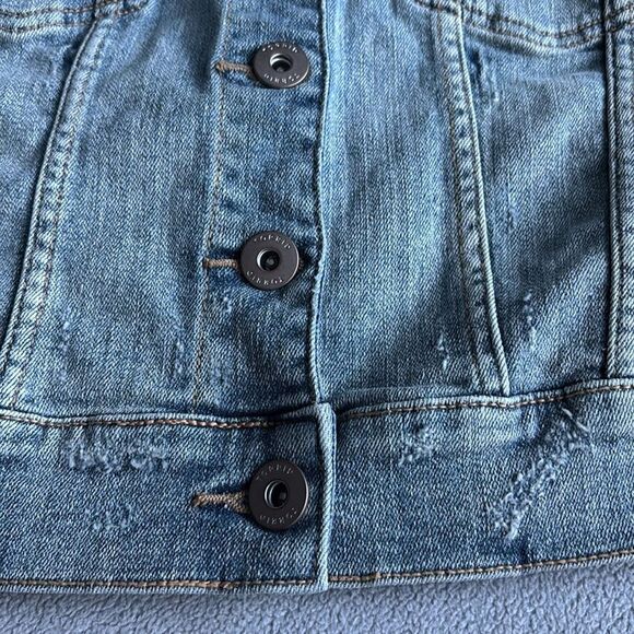 TORRID Jean Jacket Cropped No Collar Womens Size 2 2X  Light Wash Distressed NWT - Picture 11 of 16